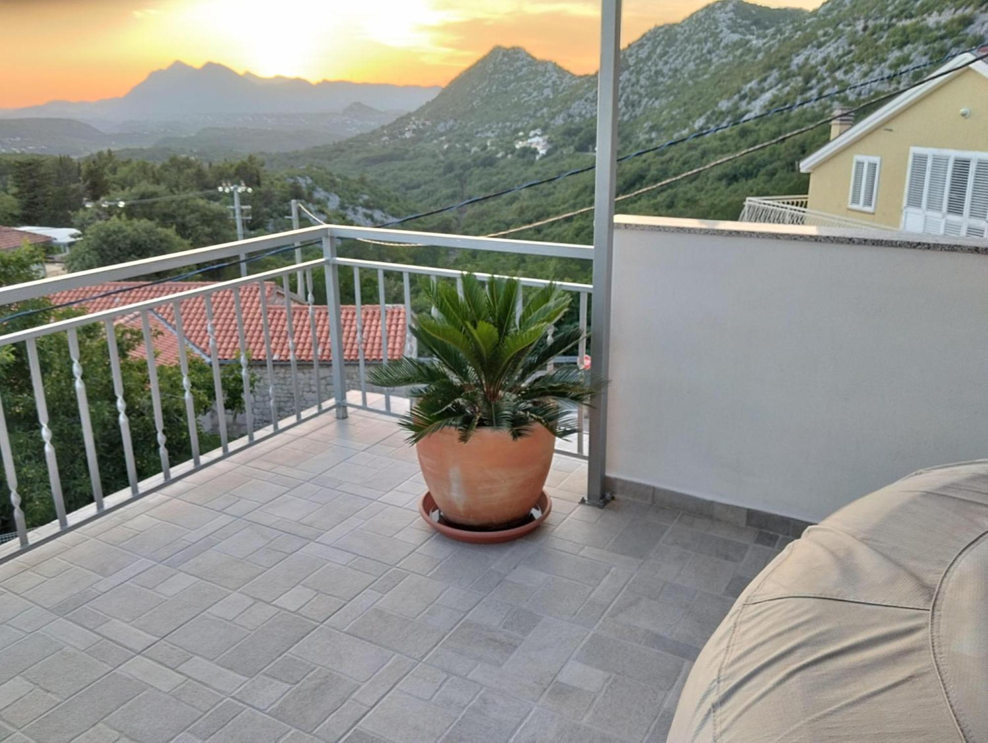 Holiday Home Horizonte With Jacuzzi Gornja Brela Luaran gambar